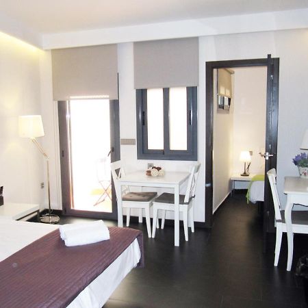 Barcelona Fifteen Central Aparthotel Exterior photo