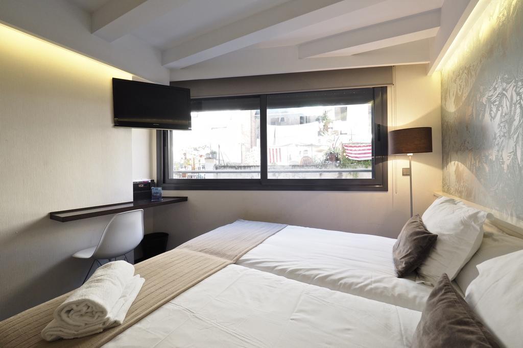 Barcelona Fifteen Central Aparthotel Exterior photo